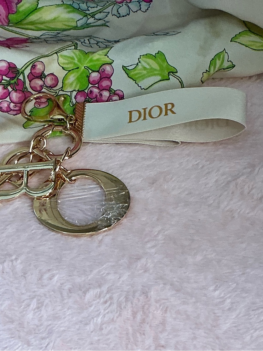 Dior Beauty Gold-Tone DIOR Letter Bag Charm Keychain GWP - Picture 2 of 3